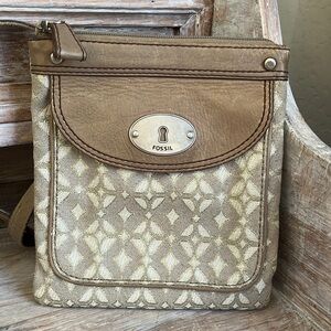 🗝️ Fossil Woven and Leather Shoulder / Crossbody Bag metallic card storage